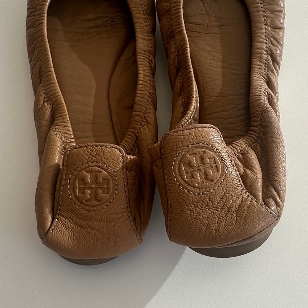 Tory Burch Women's Brown Leather Flats - Picture 2 of 6